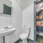 Apartment Cosy By Kammili - With Free Parking, Near Centre Manchester