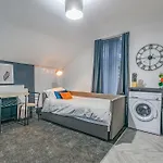 Cosy By Kammili - With Free Parking, Near Centre * Manchester