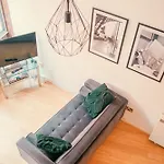 Daire Chic Georgian Flat In *