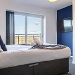 Manchester, Etihad Stadium View , Coop Live, Modern 2 Bed Apartment, Manchester