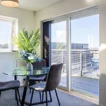 Manchester, Etihad Stadium View , Coop Live, Modern 2 Bed Apartment, Apartmán *