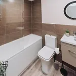 2 Bed 2 Bath Close To Ctre Sleeps 5 -free Parking
