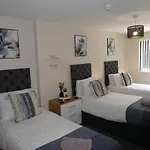 Apartment 2 Bed 2 Bath Close To Ctre Sleeps 5 -free Parking Manchester