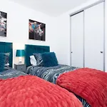 Waters Edge Daire *
