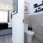 Waters Edge Daire *