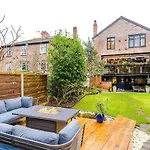 Opulent Oasis Large Luxury Sleeps 10 Casa vacanze