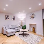 Casa vacanze Opulent Oasis Large Luxury Sleeps 10