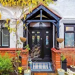 Opulent Oasis Large Luxury Sleeps 10 Casa vacanze *