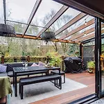 Opulent Oasis Large Luxury Sleeps 10 *