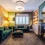 Opulent Oasis Large Luxury Sleeps 10 * Manchester