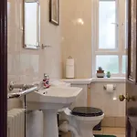 Villa Victorian Elegance At Kingscliffe, Sleeps 17 *