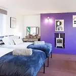 Villa Victorian Elegance At Kingscliffe, Sleeps 17 Manchester