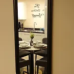 Apartment 2 Bed 2 Bath Close To Ctre Sleeps 5 -free Parking Manchester