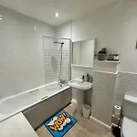 Getaway - 3br Near Etihad & Ao Arena - Sleeps 6 Casa de Férias