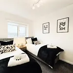 Cozy 2 Bed - Free Parking, Great Location By Vista Short Lets *