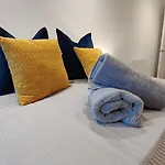 Bee United Man - Work N Relax 500mbps Wifi And Netflix - Penthouse-like & Waterfront Views