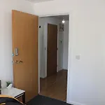 Inside City, Modern & Luxurious 2 Bed Apartment, Entire Unit Apartment *