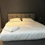 Oyo The Pleasant House 曼彻斯特