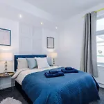 Incredible 4bedroom In Salford, Game Room, Free Parking, Smart Tv Lägenhet Manchester