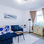 Incredible 4bedroom In Salford, Game Room, Free Parking, Smart Tv * Manchester