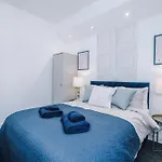 Lägenhet Incredible 4bedroom In Salford, Game Room, Free Parking, Smart Tv