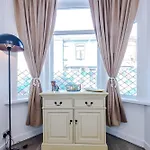 Lägenhet Incredible 4bedroom In Salford, Game Room, Free Parking, Smart Tv *