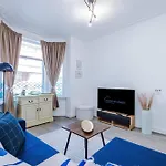 Incredible 4bedroom In Salford, Game Room, Free Parking, Smart Tv Lägenhet Manchester