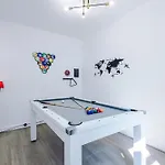 Incredible 4bedroom In Salford, Game Room, Free Parking, Smart Tv Lägenhet Manchester