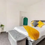 Daire 2 Min Walk Etihad Stadium & Coop Arena - 3br, Free Parking *