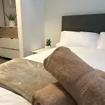 Spacious - Next To Ao Arena & Picadilly Station - Local Attractions - Free Parking *