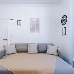 Stunning In Salford With Free Parking, Office, Pool & Ping Pong Table * マンチェスター