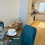 Spacious - Next To Ao Arena & Picadilly Station - Local Attractions - Free Parking Apartamento