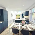 Tatil Evi Bright 5 Bedroom House In Didsbury, Manchester