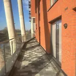 Beehosting Adelphi Wharf