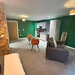 Apartahotel Beehosting Adelphi Wharf 4*