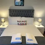 Beehosting Adelphi Wharf 4*