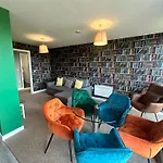 Apartahotel Beehosting Adelphi Wharf 4*