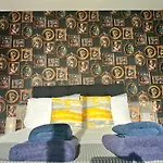 Beehosting Adelphi Wharf Apartahotel