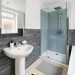 Beautiful House In The Heart Of A Golf Course. Apartment Manchester