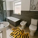 Beautiful House In The Heart Of A Golf Course. Apartment
