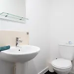 Trafford - Work & Leisure 아파트 *