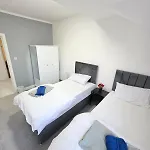 Bright, Modern & Comfortable 2-bedroom Daire Manchester