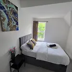 Daire Bright, Modern & Comfortable 2-bedroom
