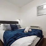 Trafford - Work & Leisure 아파트