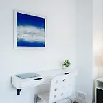 Spacious 3Br Family Home Near Coop Live And Etihad Stadium - Free Parking! Tatil Evi Manchester