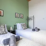 Daire Retreat, Free Parking & Sleeps 5