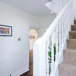 3 Bedroom In Prestwich 15 Mins From Centre Garden Free Parking Superfast Wifi Netflix * Manchester