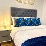 Luxurious 2 Bedroom - Water View And Parking * Manchester