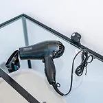 Large 4br House, Sleeps 8, Parking, Full Kitchen, Ideal For Groups, Family, Contractors * Manchester