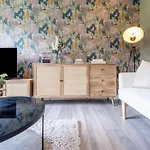 Chic 4bd Abode - Free Parking - Snooker *